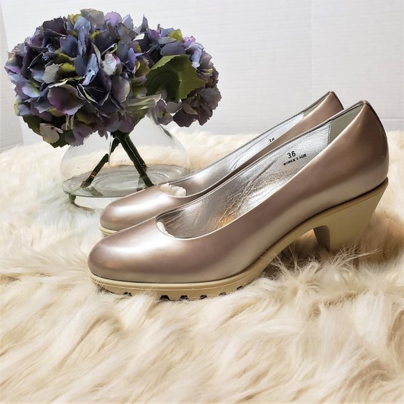 NIB Hogan Silver Leather Rubberized Heel Pump - Picture 4 of 10